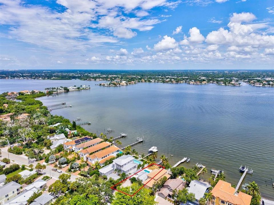 For Sale: $1,700,000 (0.20 acres)