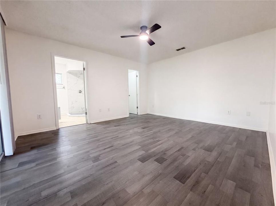 For Sale: $240,000 (3 beds, 2 baths, 1526 Square Feet)