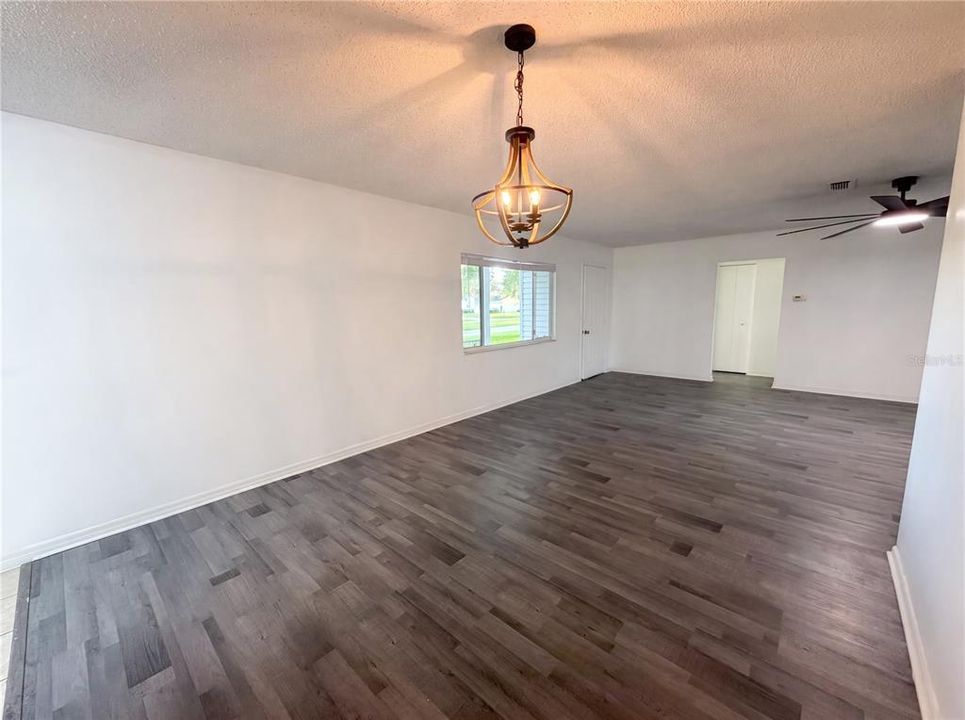 For Sale: $240,000 (3 beds, 2 baths, 1526 Square Feet)