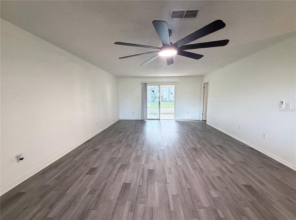 For Sale: $240,000 (3 beds, 2 baths, 1526 Square Feet)