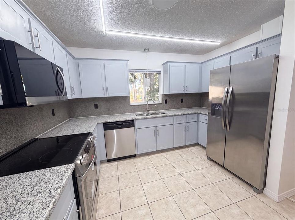 For Sale: $240,000 (3 beds, 2 baths, 1526 Square Feet)