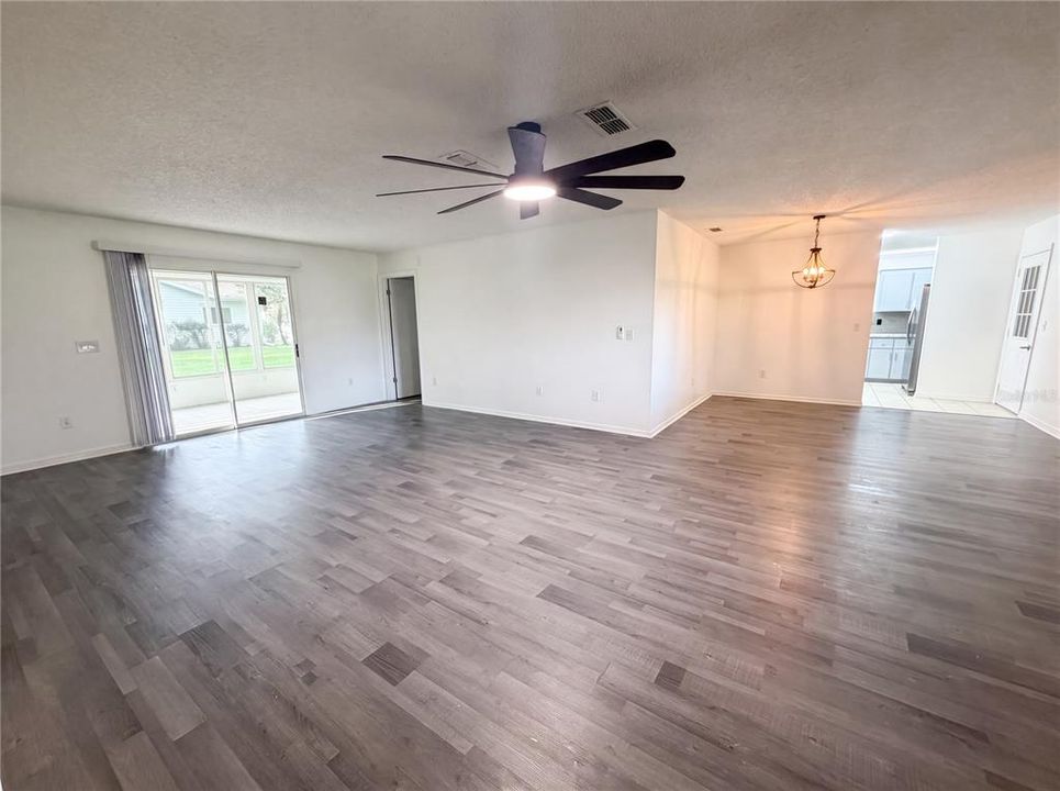 For Sale: $240,000 (3 beds, 2 baths, 1526 Square Feet)