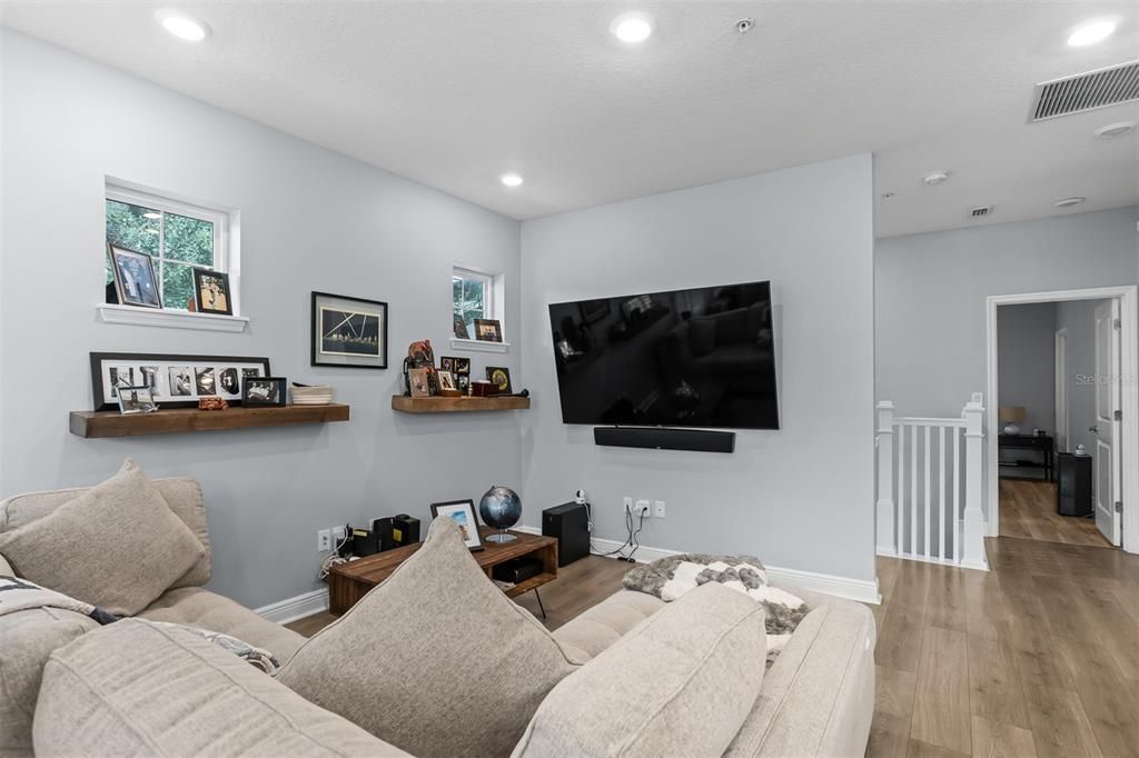 For Rent: $4,200 (2 beds, 2 baths, 1493 Square Feet)
