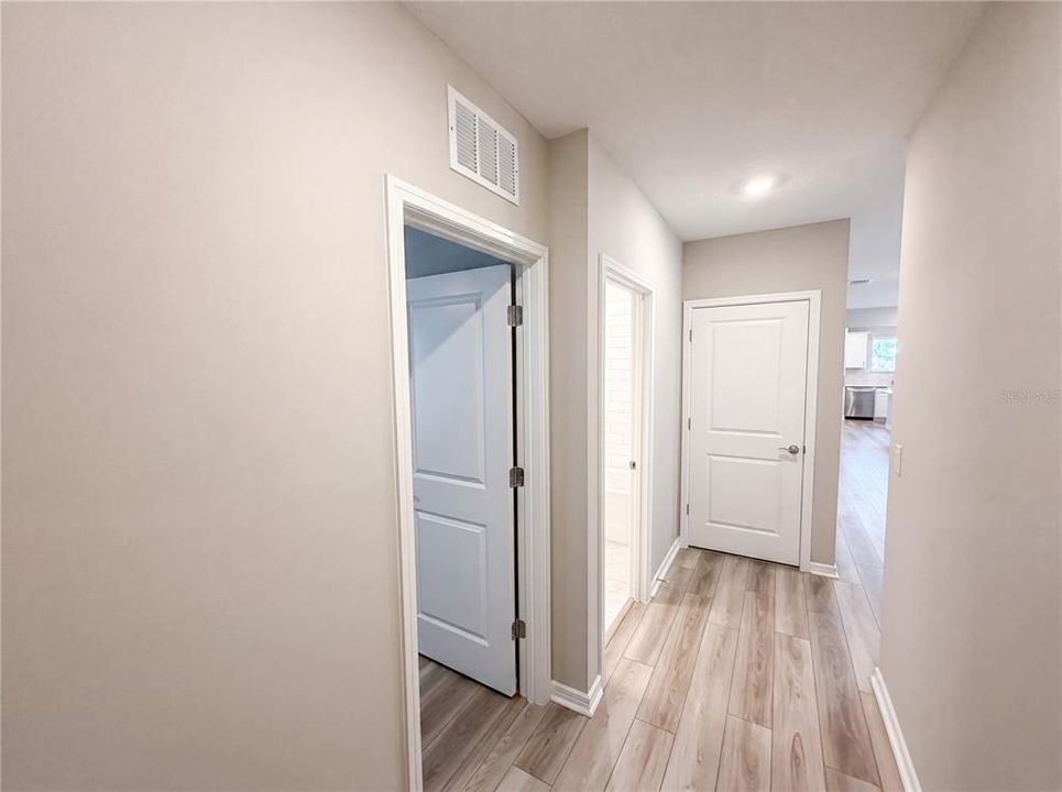 For Sale: $273,000 (2 beds, 2 baths, 1433 Square Feet)