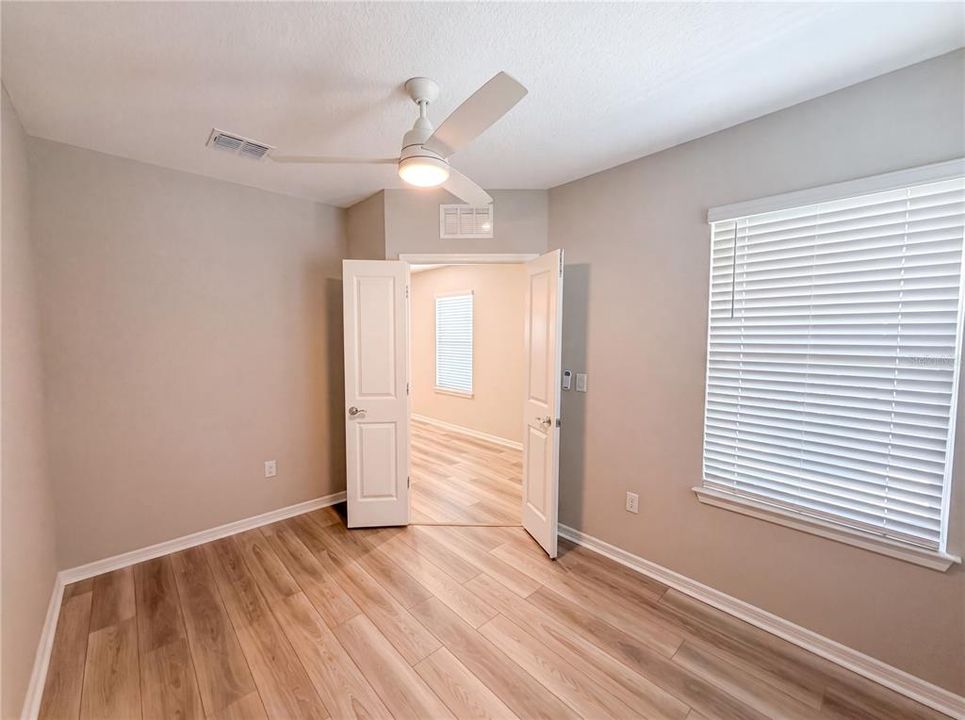 For Sale: $273,000 (2 beds, 2 baths, 1433 Square Feet)