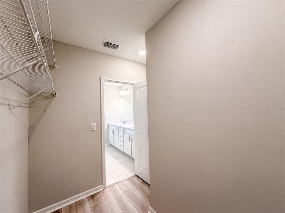 For Sale: $273,000 (2 beds, 2 baths, 1433 Square Feet)