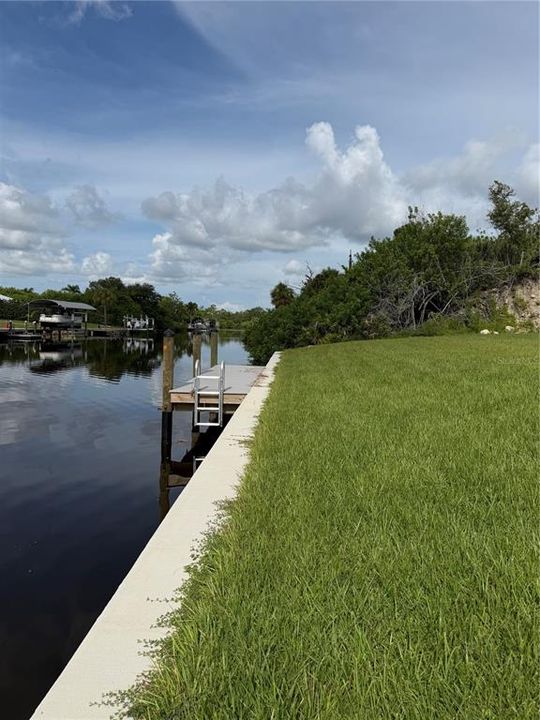 На продажу: $199,999 (0.23 acres)