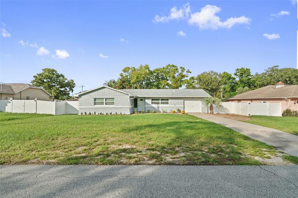 For Sale: $300,000 (3 beds, 2 baths, 1366 Square Feet)