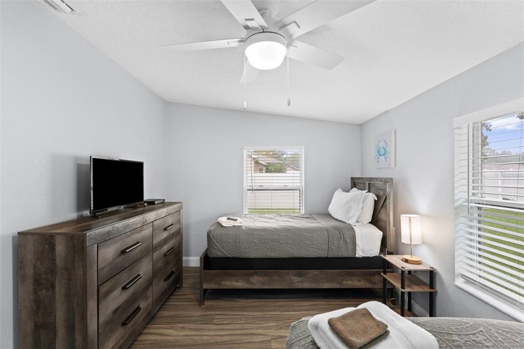 For Sale: $300,000 (3 beds, 2 baths, 1366 Square Feet)