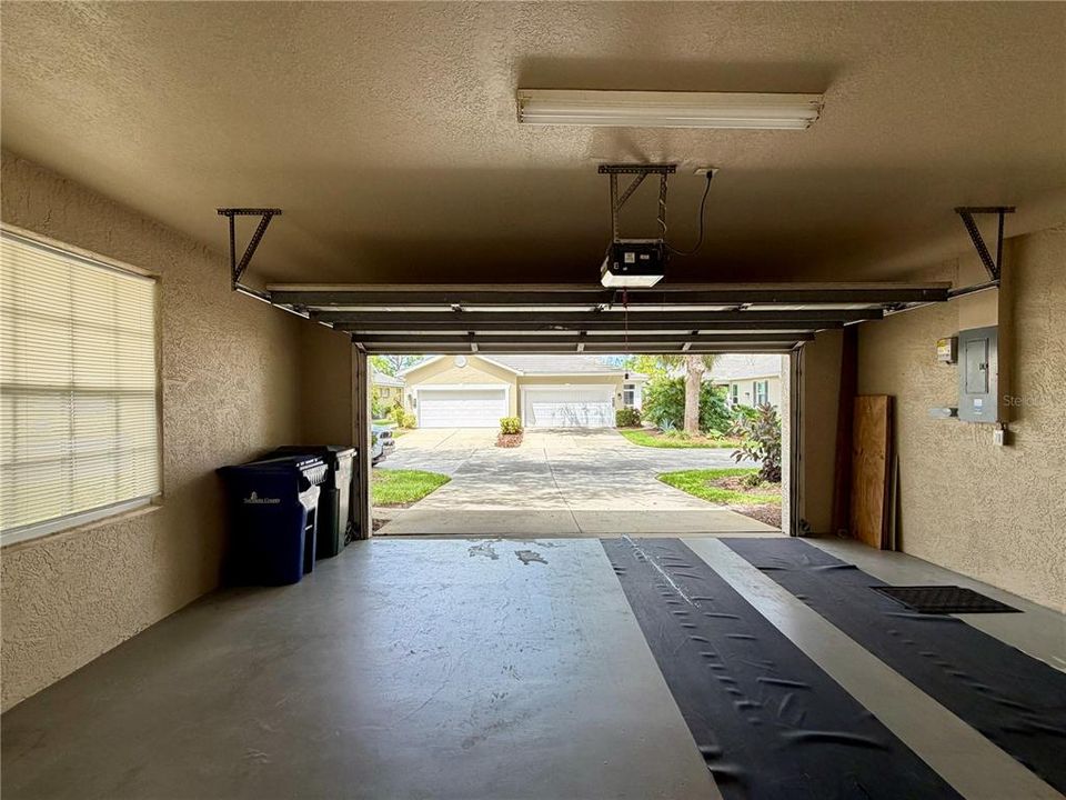 For Rent: $2,450 (3 beds, 2 baths, 1679 Square Feet)
