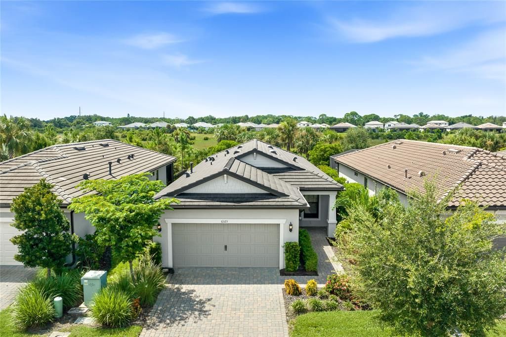 На продажу: $560,000 (2 спален, 2 ванн, 1408 Квадратных фут)