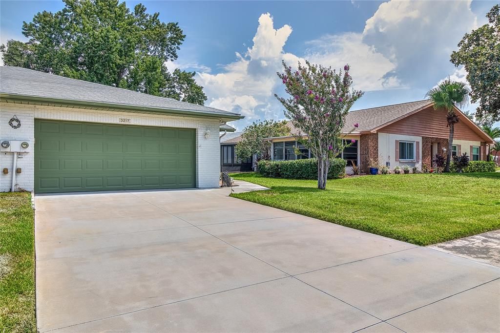 For Sale: $324,900 (2 beds, 2 baths, 1332 Square Feet)