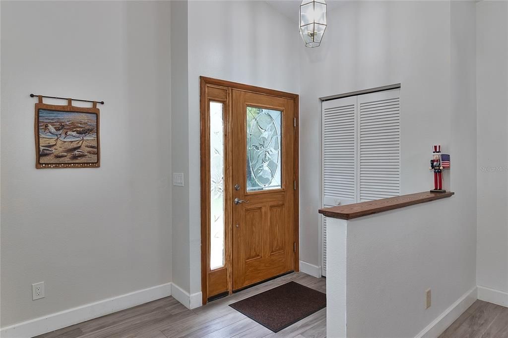 For Sale: $324,900 (2 beds, 2 baths, 1332 Square Feet)