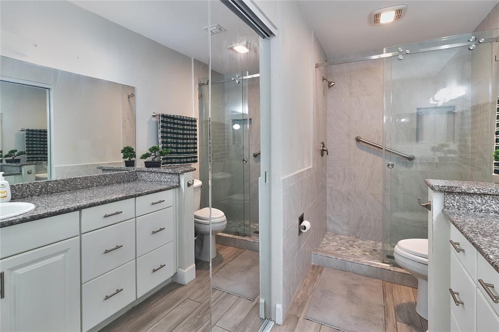 For Sale: $324,900 (2 beds, 2 baths, 1332 Square Feet)