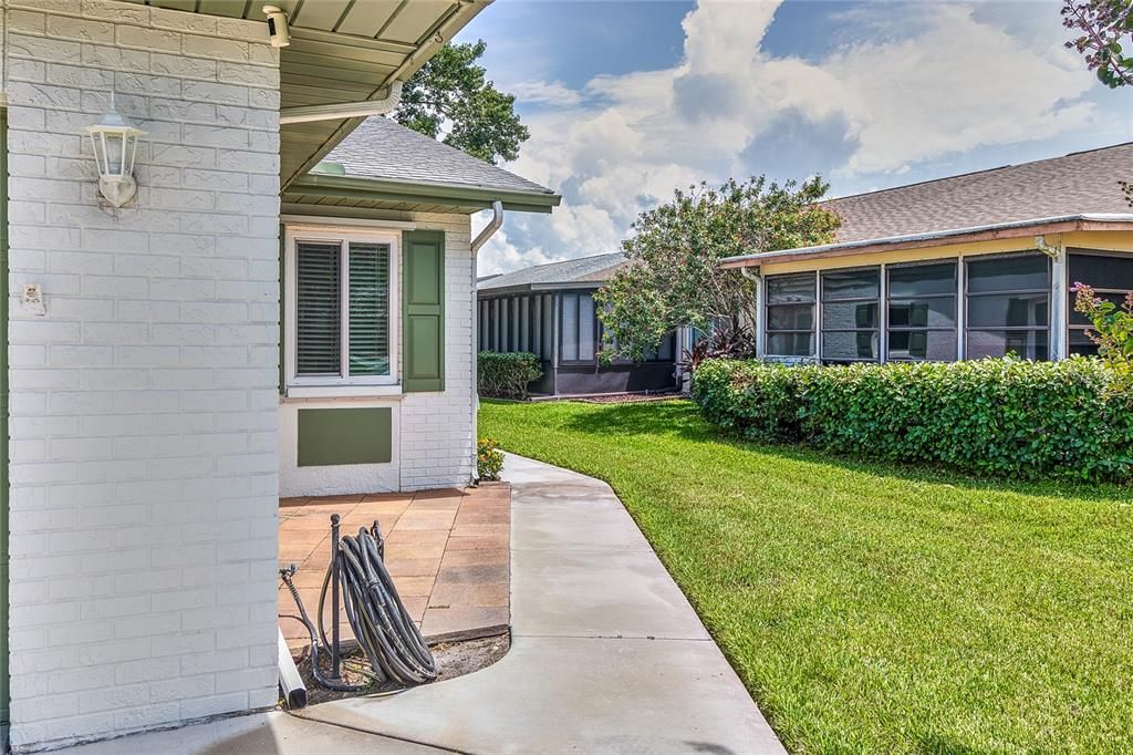 For Sale: $324,900 (2 beds, 2 baths, 1332 Square Feet)