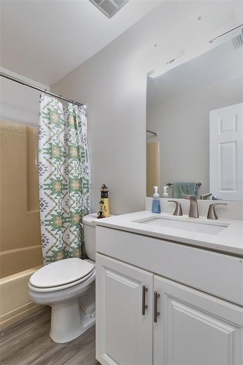 For Sale: $324,900 (2 beds, 2 baths, 1332 Square Feet)