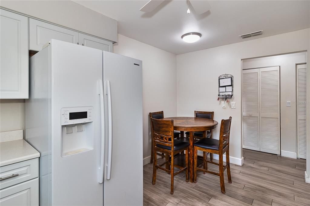 For Sale: $324,900 (2 beds, 2 baths, 1332 Square Feet)