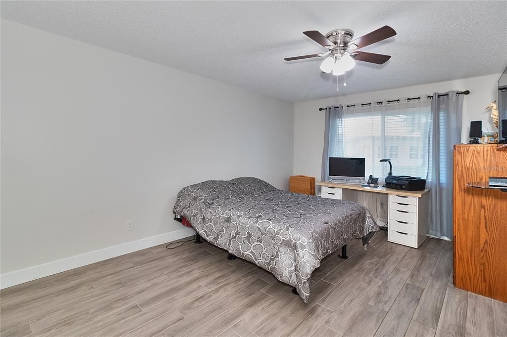 For Sale: $324,900 (2 beds, 2 baths, 1332 Square Feet)