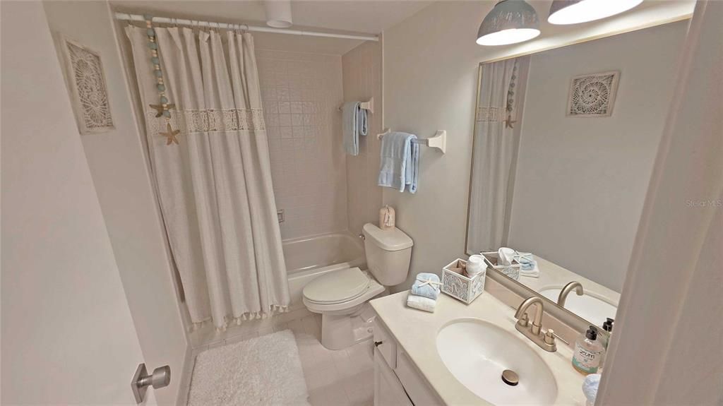 En Venta: $775,000 (2 camas, 2 baños, 1275 Pies cuadrados)