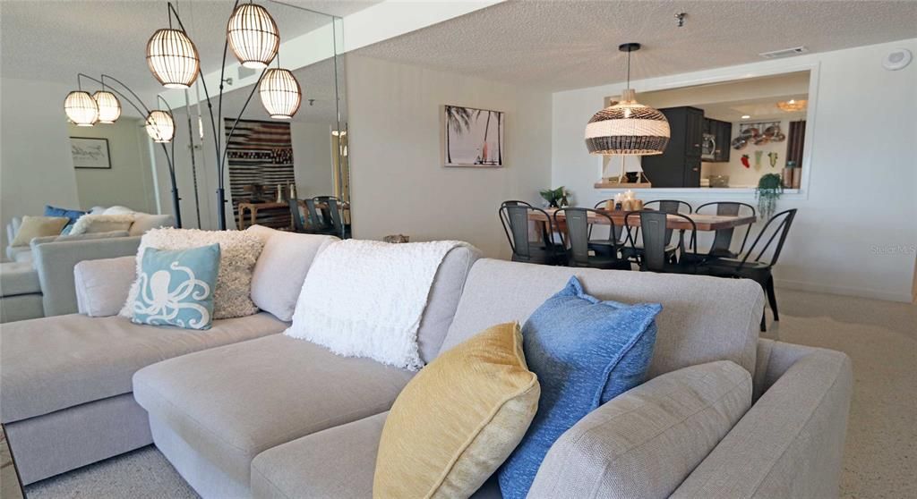En Venta: $775,000 (2 camas, 2 baños, 1275 Pies cuadrados)