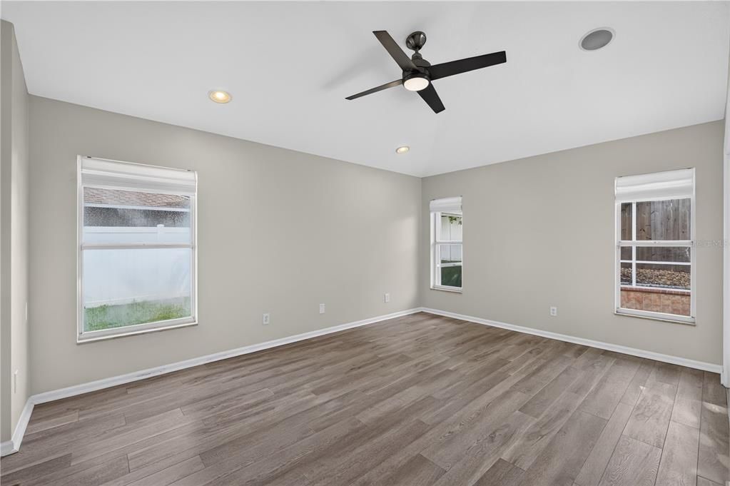 For Sale: $469,900 (4 beds, 2 baths, 2091 Square Feet)