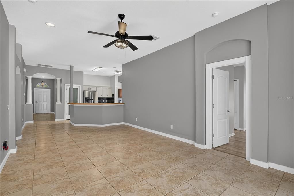 For Sale: $469,900 (4 beds, 2 baths, 2091 Square Feet)