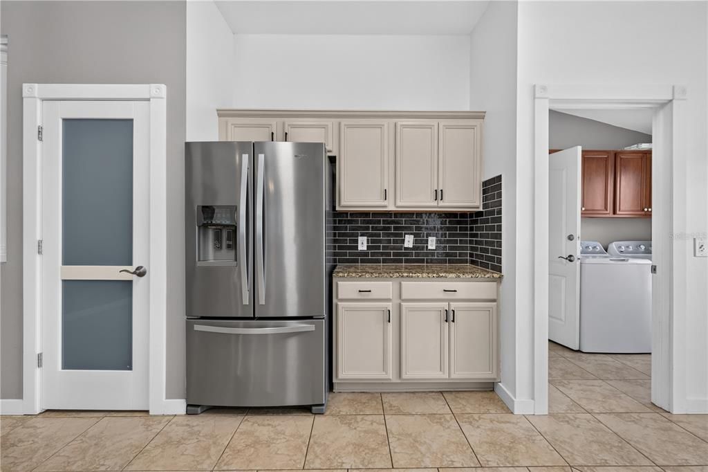 For Sale: $469,900 (4 beds, 2 baths, 2091 Square Feet)