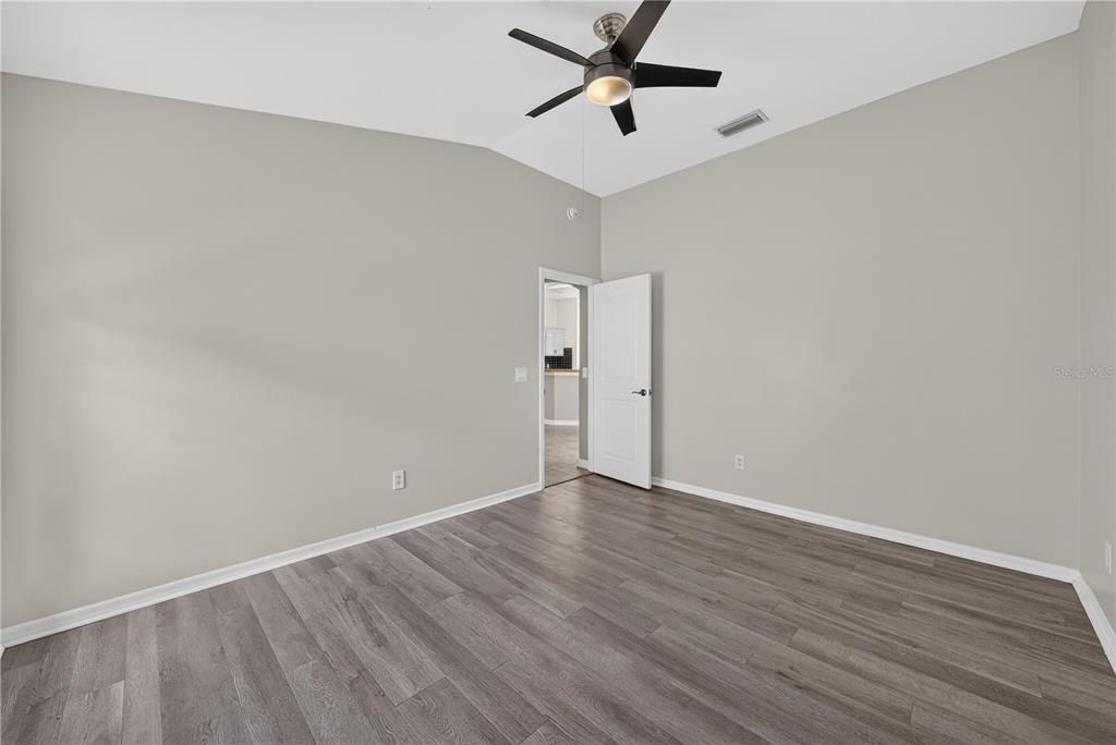 For Sale: $469,900 (4 beds, 2 baths, 2091 Square Feet)
