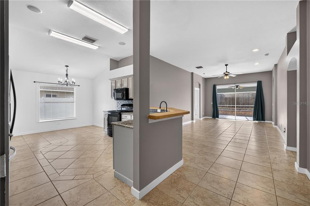 For Sale: $469,900 (4 beds, 2 baths, 2091 Square Feet)