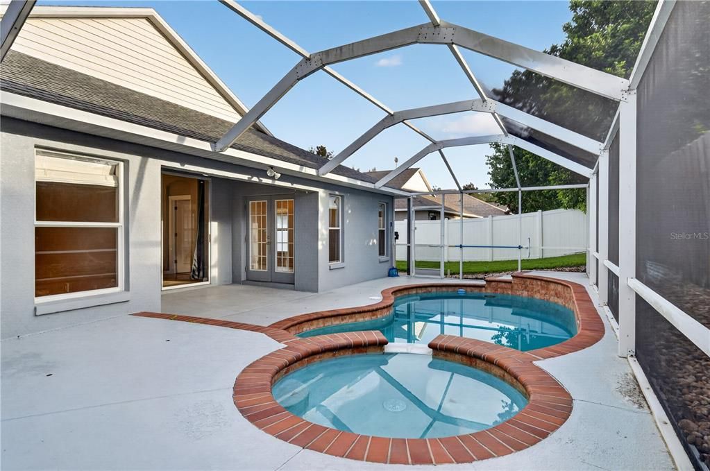 For Sale: $469,900 (4 beds, 2 baths, 2091 Square Feet)