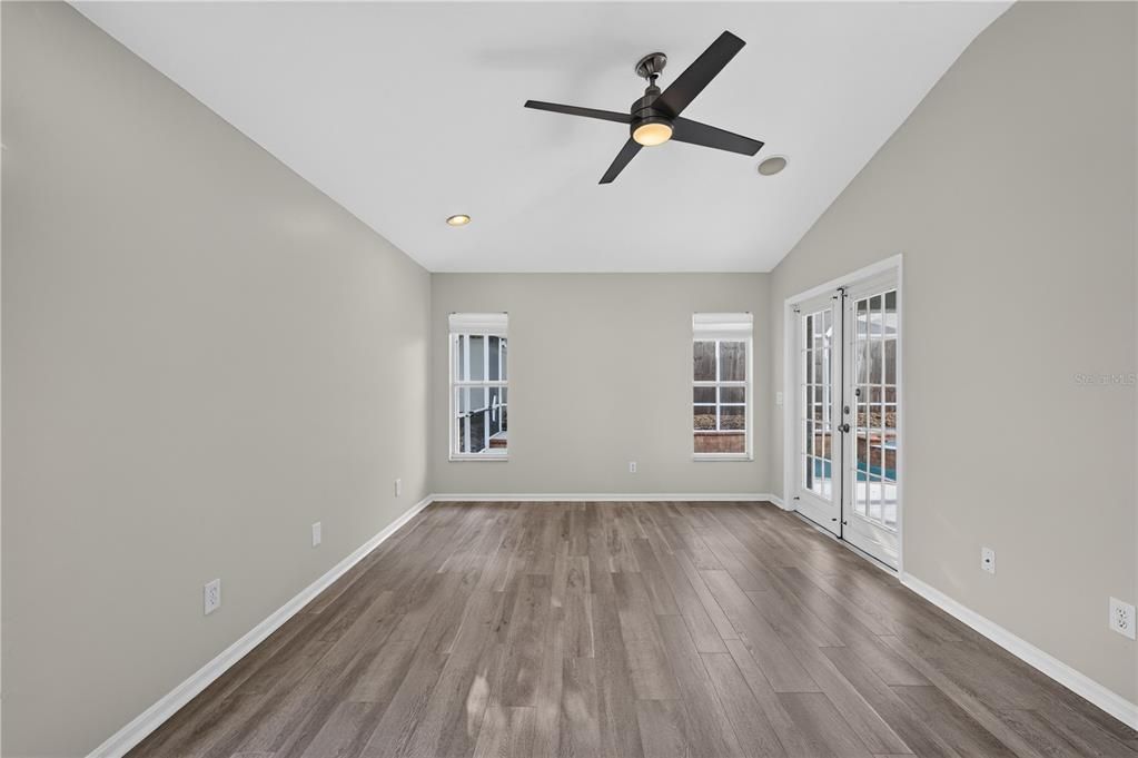 For Sale: $469,900 (4 beds, 2 baths, 2091 Square Feet)