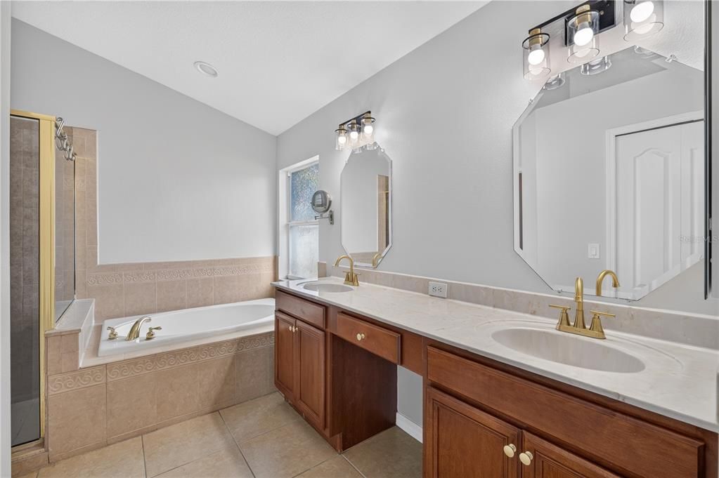 For Sale: $469,900 (4 beds, 2 baths, 2091 Square Feet)
