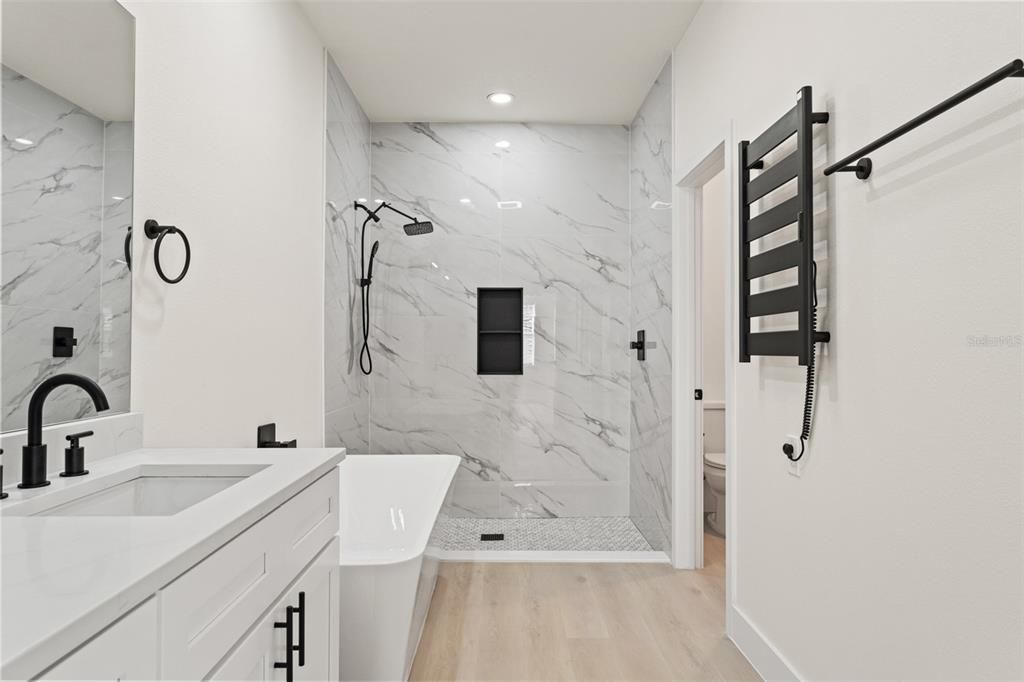 For Sale: $439,900 (4 beds, 3 baths, 2362 Square Feet)