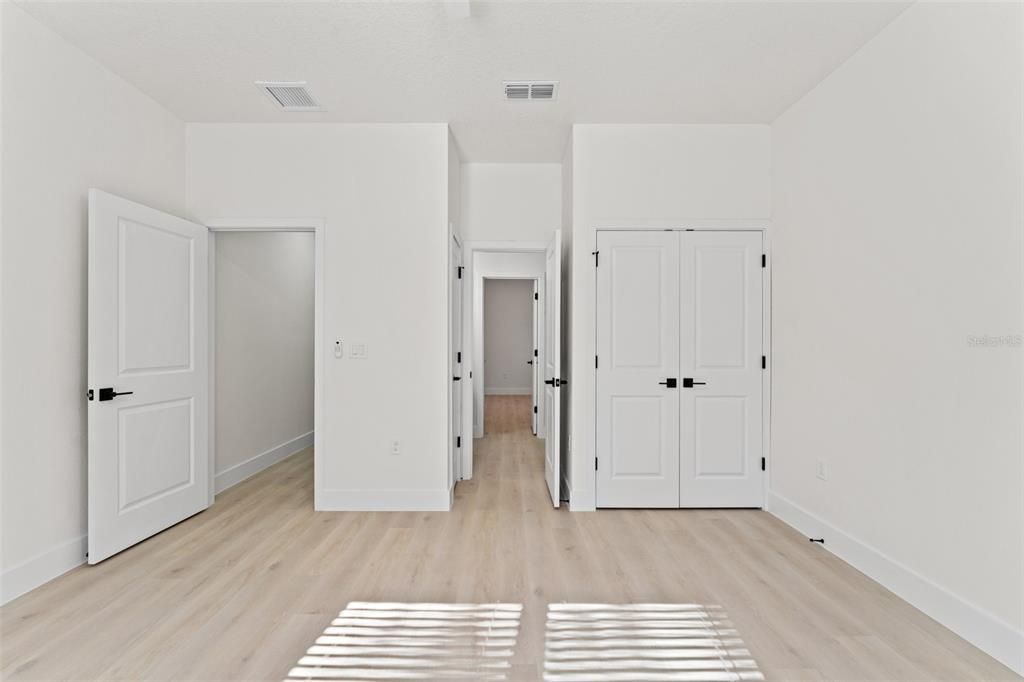 For Sale: $439,900 (4 beds, 3 baths, 2362 Square Feet)