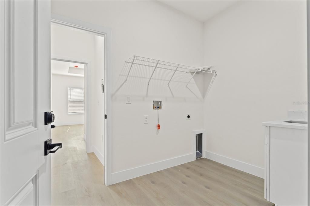 For Sale: $439,900 (4 beds, 3 baths, 2362 Square Feet)