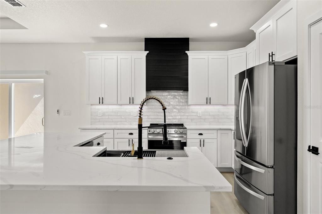 For Sale: $439,900 (4 beds, 3 baths, 2362 Square Feet)