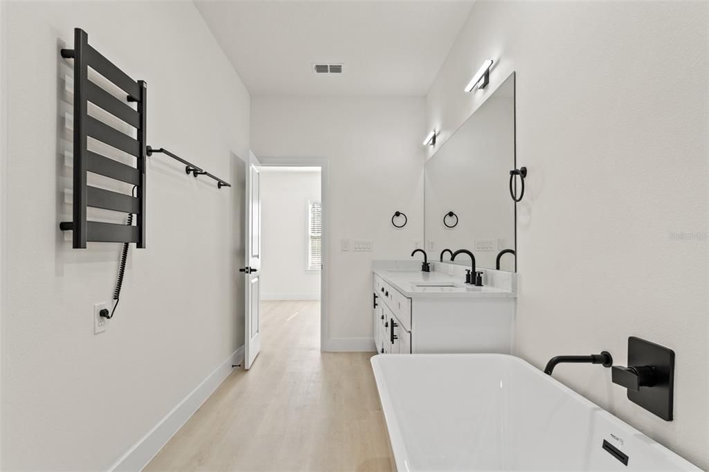 For Sale: $439,900 (4 beds, 3 baths, 2362 Square Feet)