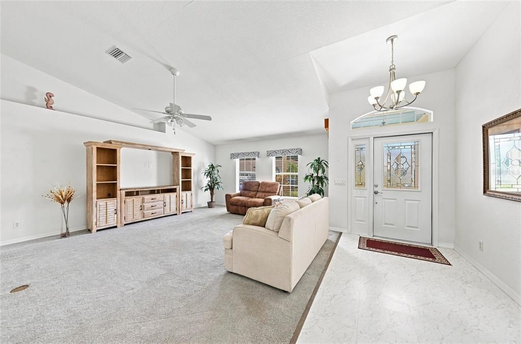 En Venta: $379,900 (3 camas, 2 baños, 2030 Pies cuadrados)
