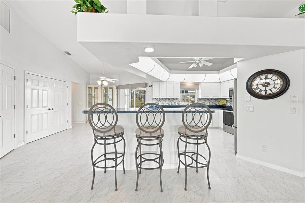 En Venta: $379,900 (3 camas, 2 baños, 2030 Pies cuadrados)