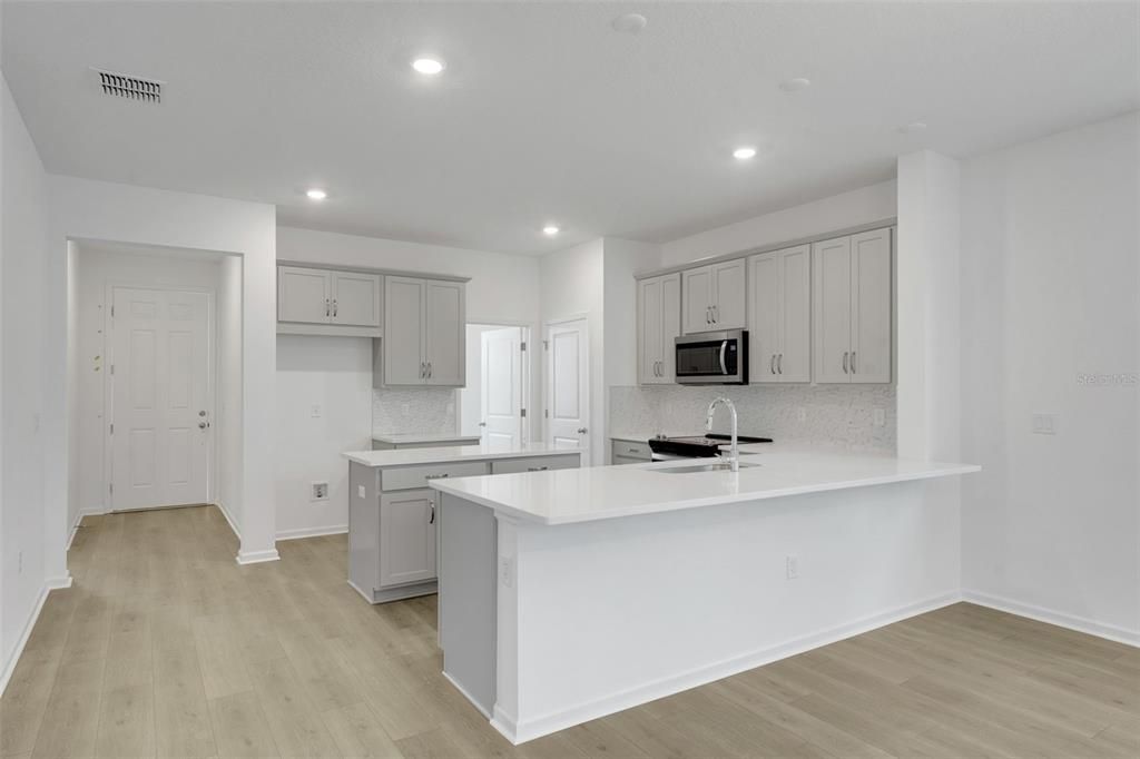 Active With Contract: $412,822 (3 beds, 2 baths, 1772 Square Feet)