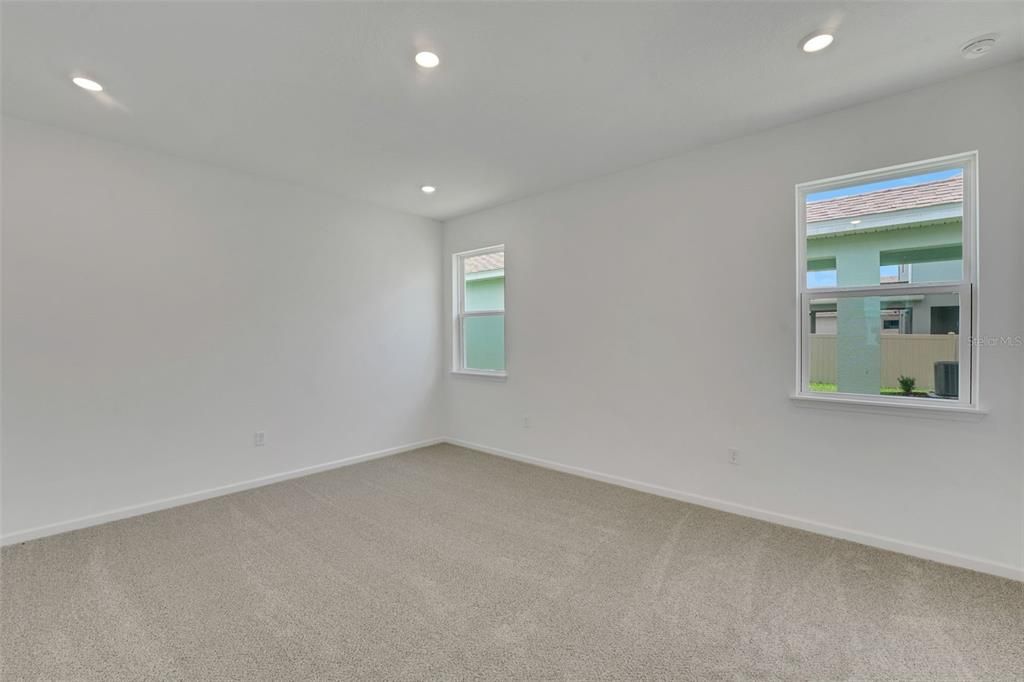 Active With Contract: $405,990 (3 beds, 2 baths, 1772 Square Feet)