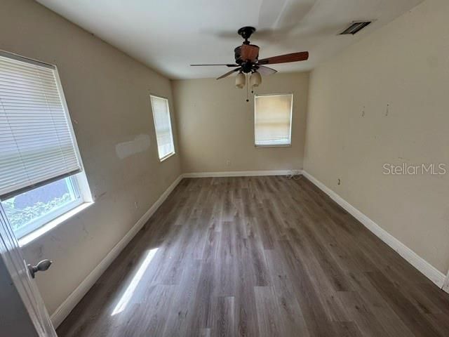 For Sale: $299,900 (4 beds, 2 baths, 1412 Square Feet)