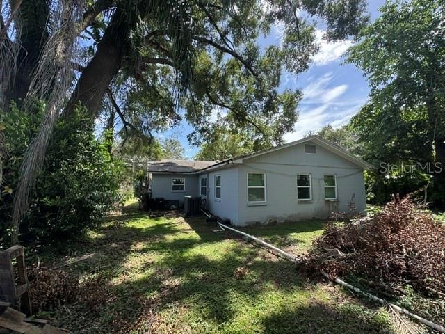 For Sale: $299,900 (4 beds, 2 baths, 1412 Square Feet)