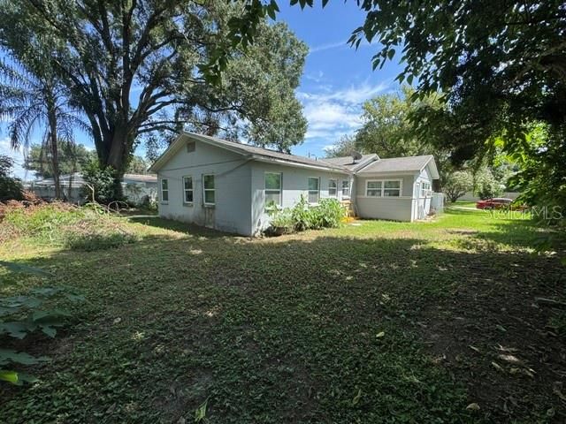 For Sale: $299,900 (4 beds, 2 baths, 1412 Square Feet)