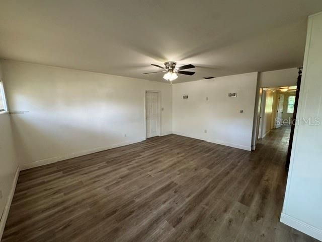 For Sale: $299,900 (4 beds, 2 baths, 1412 Square Feet)