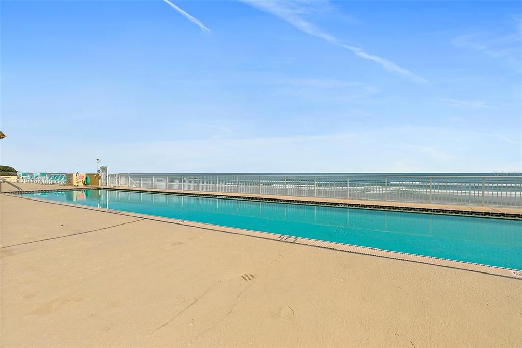 For Sale: $565,000 (2 beds, 2 baths, 1561 Square Feet)