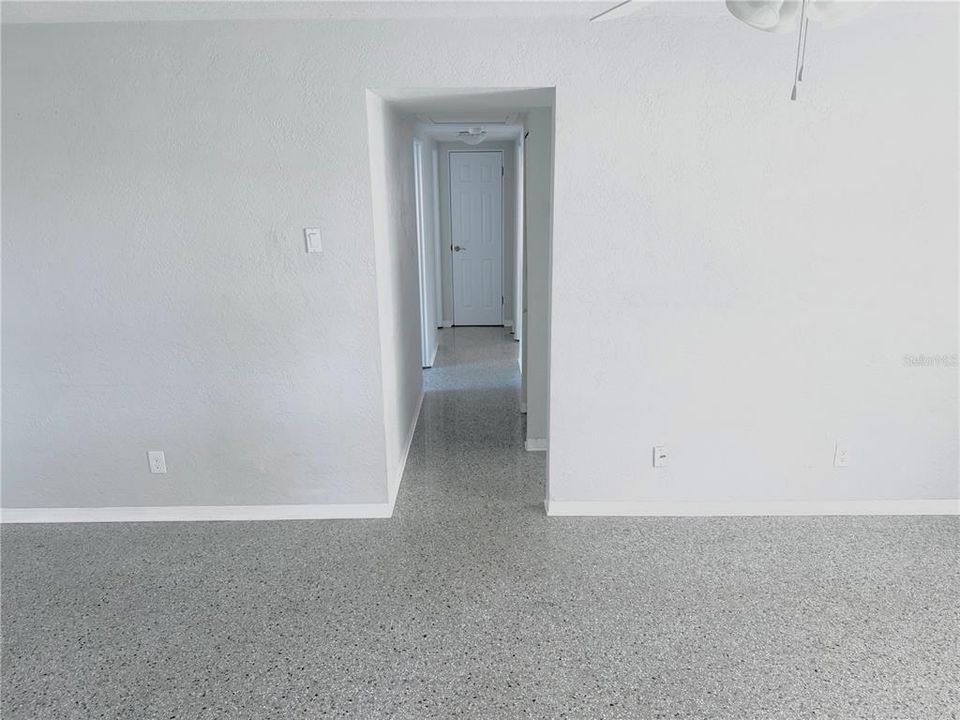 For Sale: $329,900 (3 beds, 2 baths, 988 Square Feet)