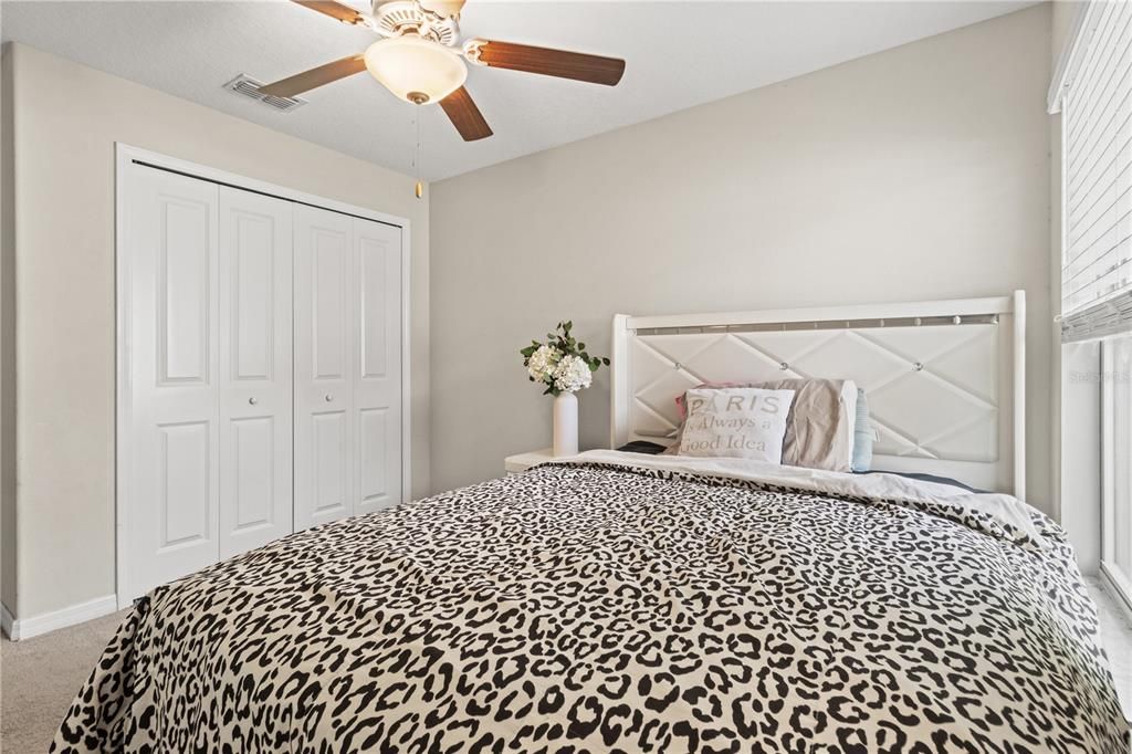 For Sale: $317,999 (4 beds, 2 baths, 1936 Square Feet)