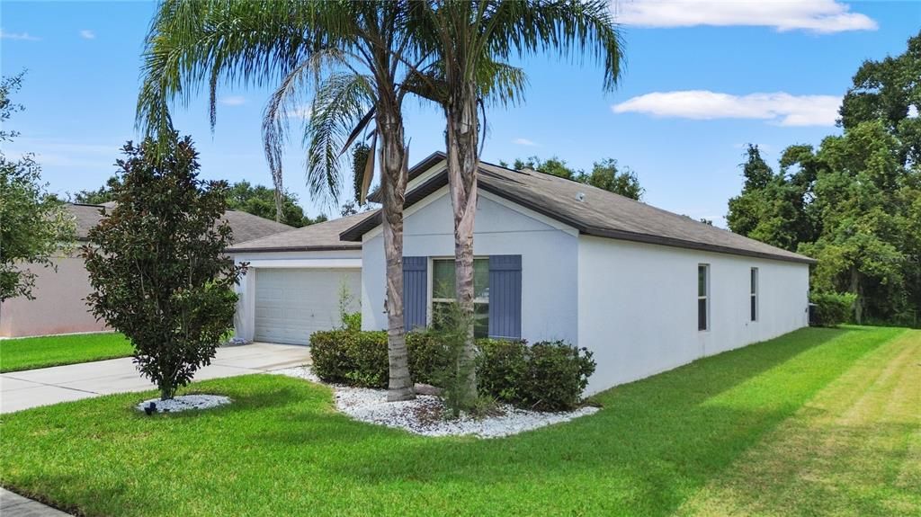 For Sale: $317,999 (4 beds, 2 baths, 1936 Square Feet)