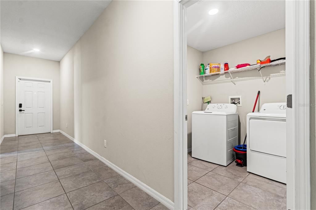 For Sale: $317,999 (4 beds, 2 baths, 1936 Square Feet)